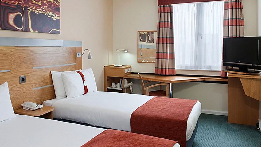 Holiday Inn Express Cardiff Bay