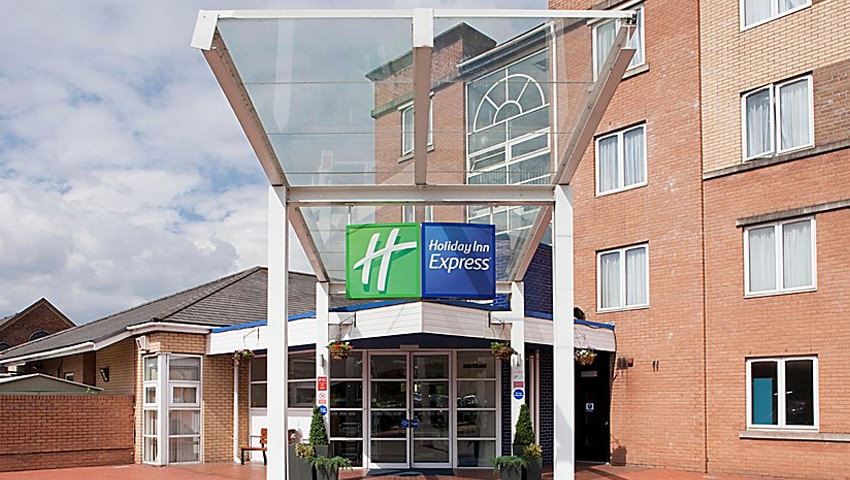 Holiday Inn Express Cardiff Bay